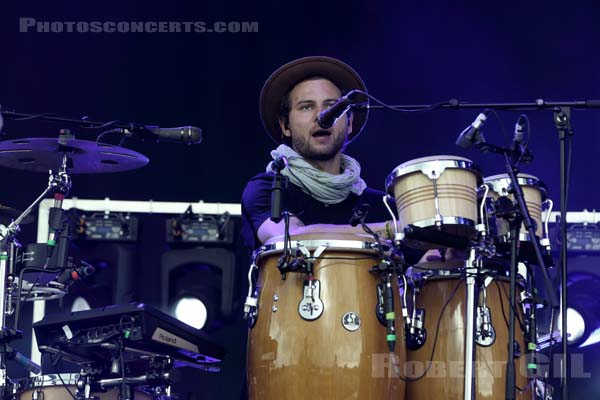 MILKY CHANCE - 2017-07-22 - PARIS - Hippodrome de Longchamp - Main Stage 2 - 